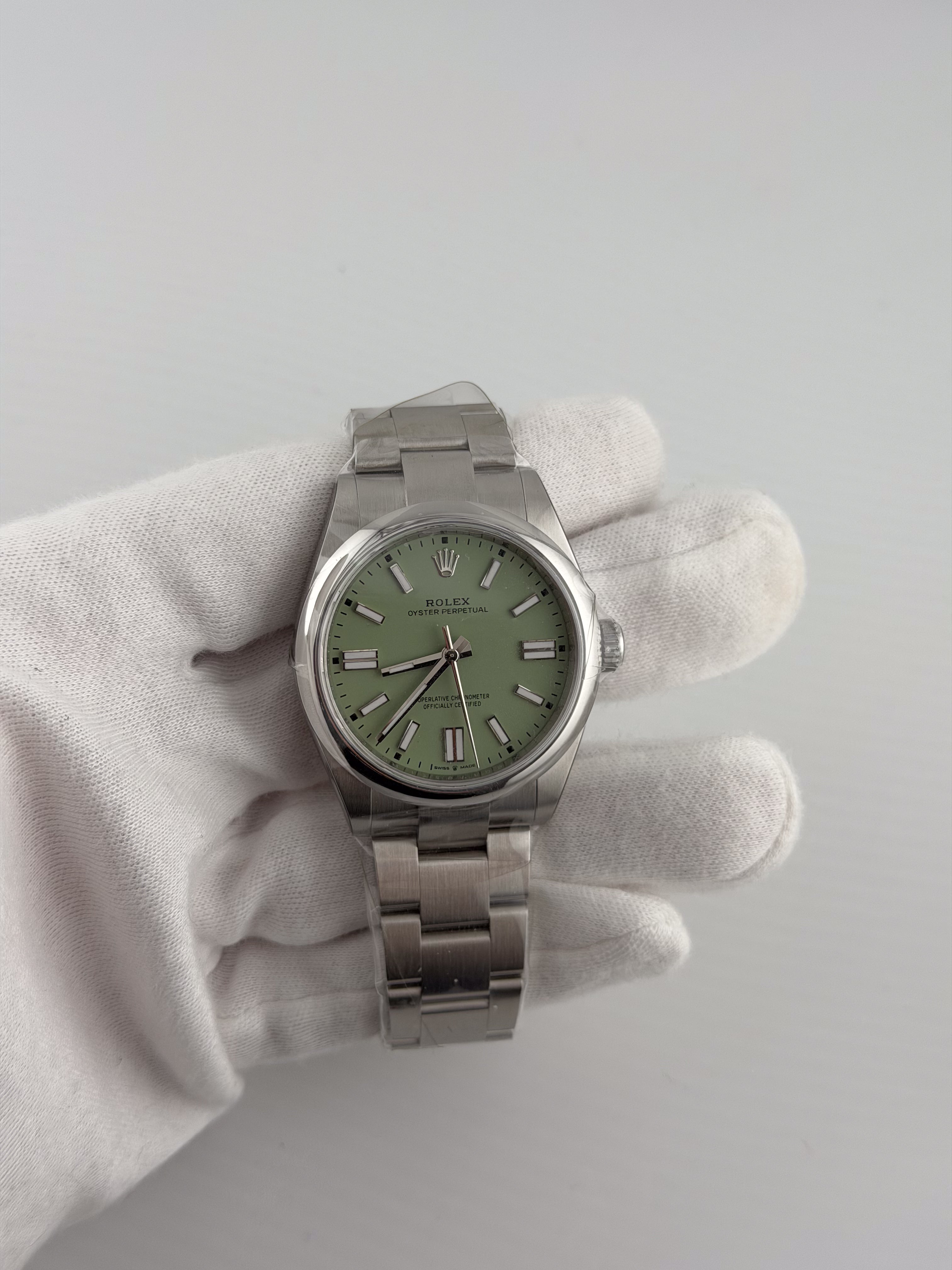 Rolex New 2025 Pistachio Green Dial 41mm